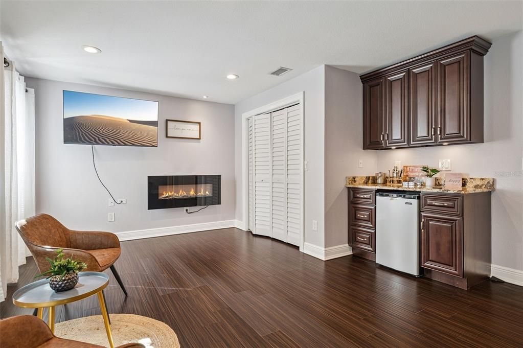 For Sale: $359,000 (4 beds, 2 baths, 1910 Square Feet)