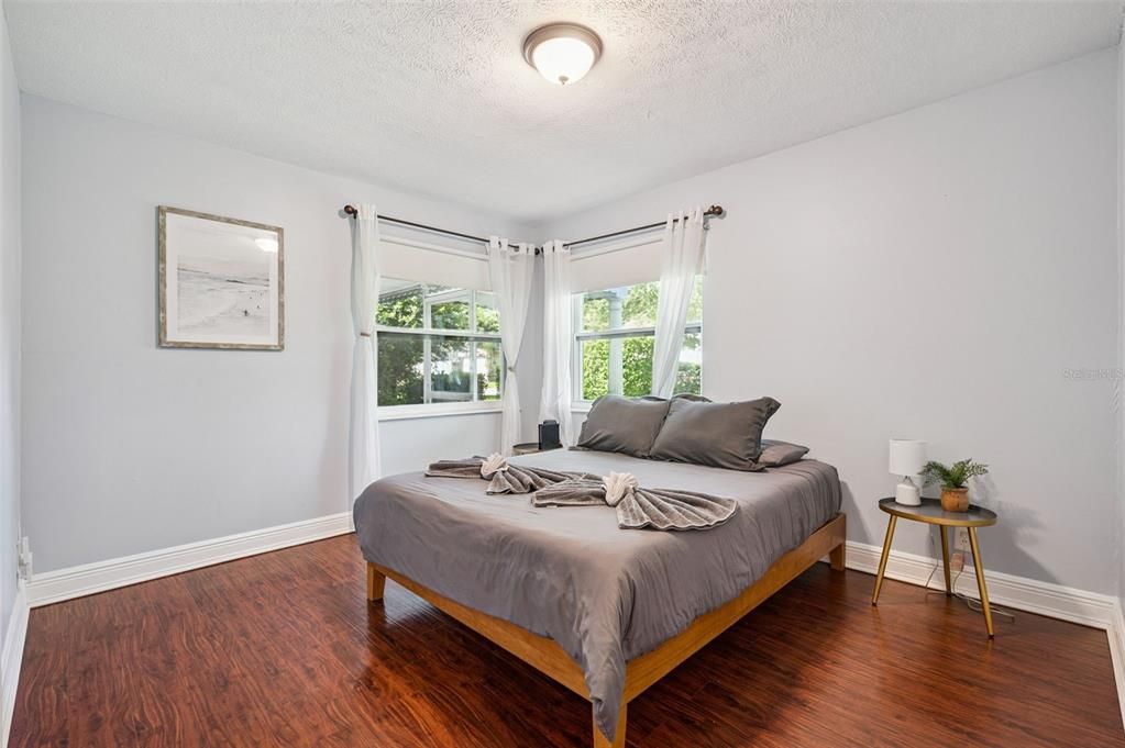 For Sale: $359,000 (4 beds, 2 baths, 1910 Square Feet)