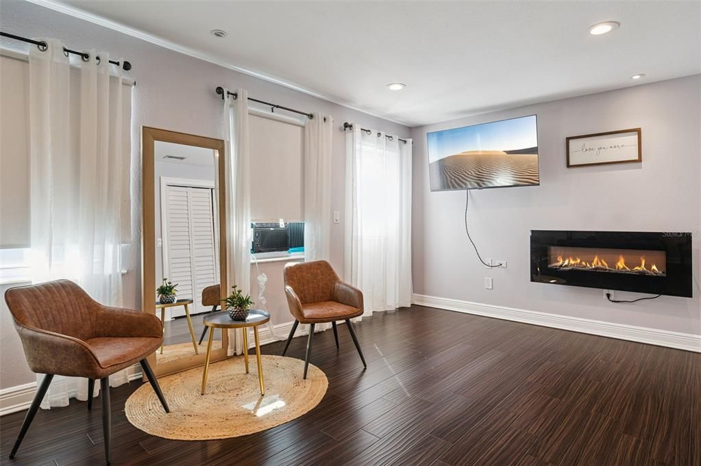 For Sale: $359,000 (4 beds, 2 baths, 1910 Square Feet)
