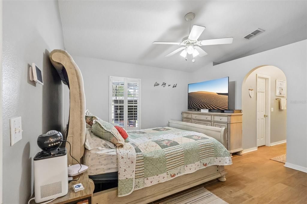 For Sale: $375,000 (3 beds, 2 baths, 1606 Square Feet)