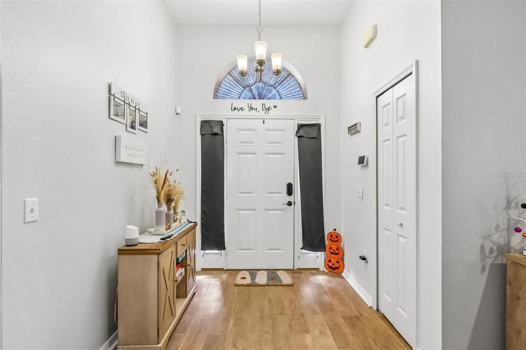 For Sale: $375,000 (3 beds, 2 baths, 1606 Square Feet)