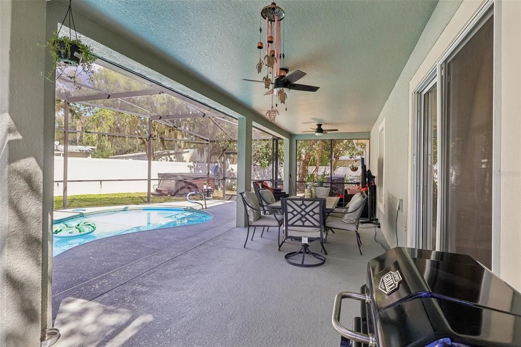 For Sale: $375,000 (3 beds, 2 baths, 1606 Square Feet)