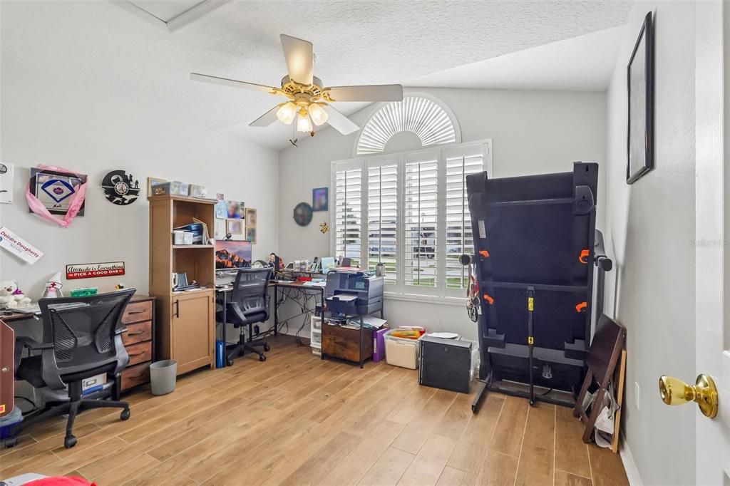 For Sale: $375,000 (3 beds, 2 baths, 1606 Square Feet)
