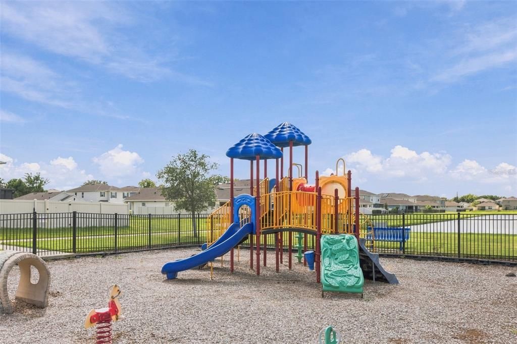 На продажу: $479,900 (5 спален, 3 ванн, 2626 Квадратных фут)