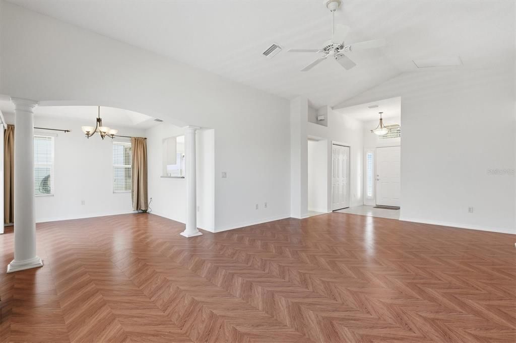 En Venta: $399,900 (3 camas, 2 baños, 1667 Pies cuadrados)