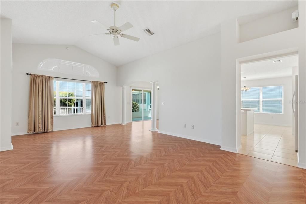 En Venta: $399,900 (3 camas, 2 baños, 1667 Pies cuadrados)