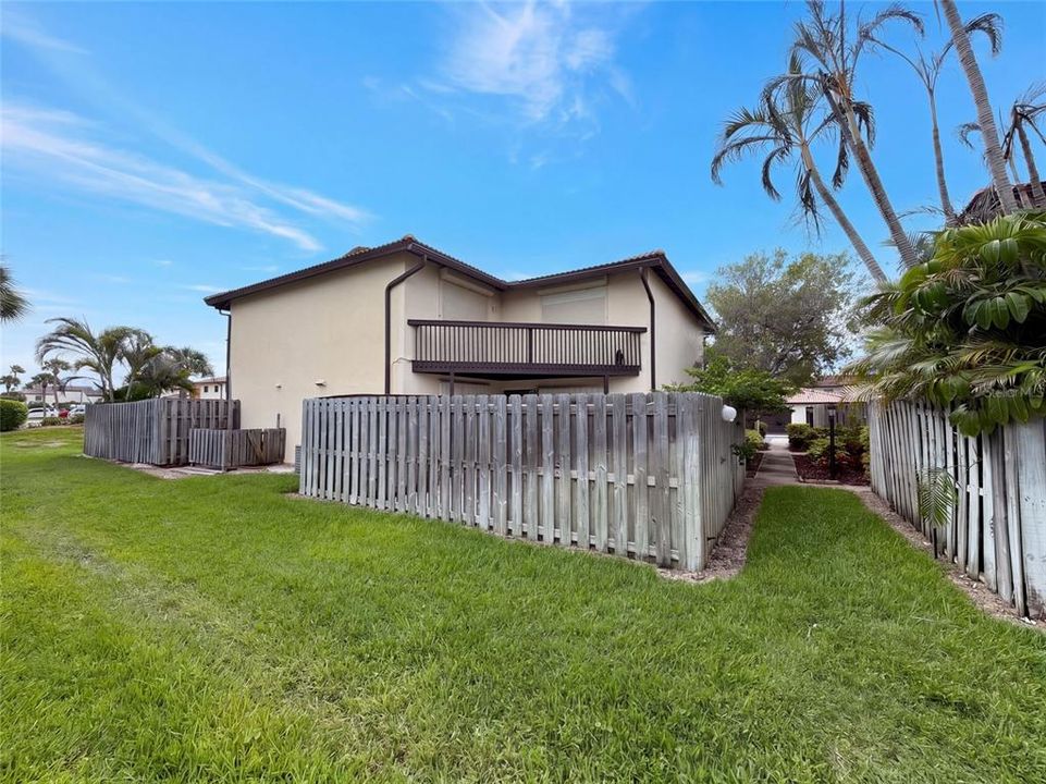 For Sale: $310,000 (2 beds, 1 baths, 1148 Square Feet)