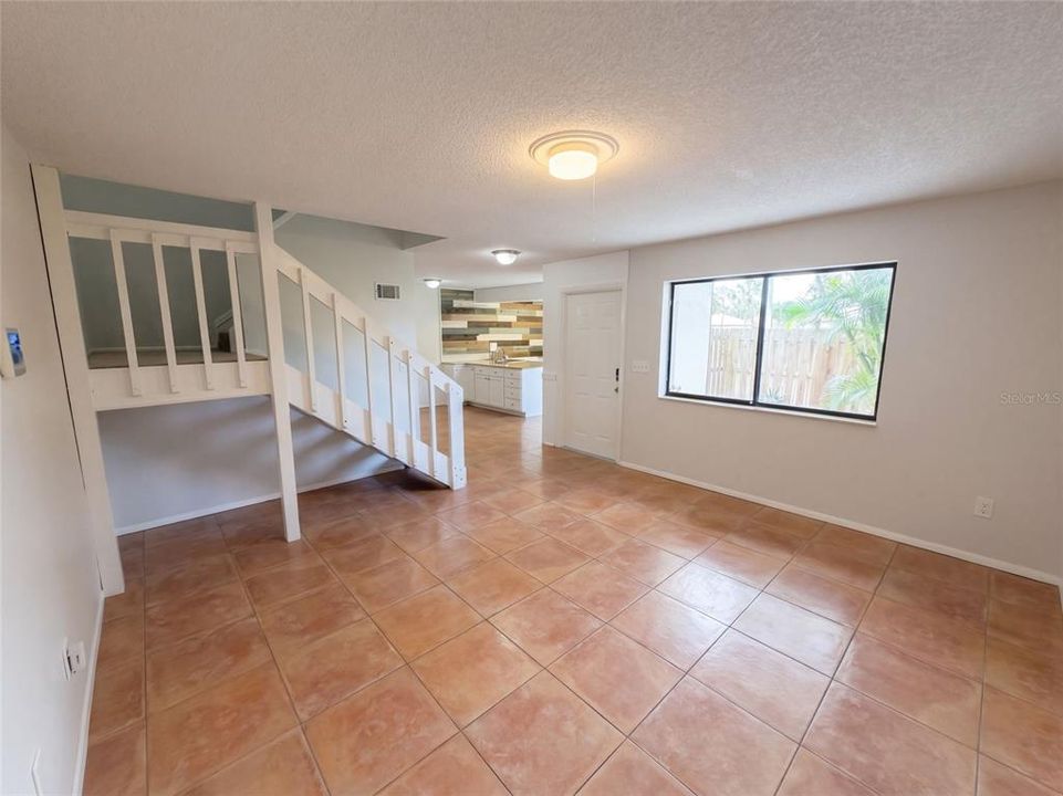 For Sale: $310,000 (2 beds, 1 baths, 1148 Square Feet)
