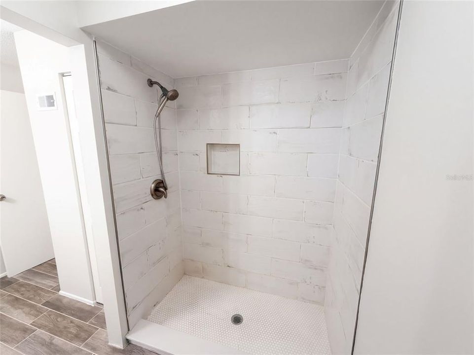 For Sale: $310,000 (2 beds, 1 baths, 1148 Square Feet)