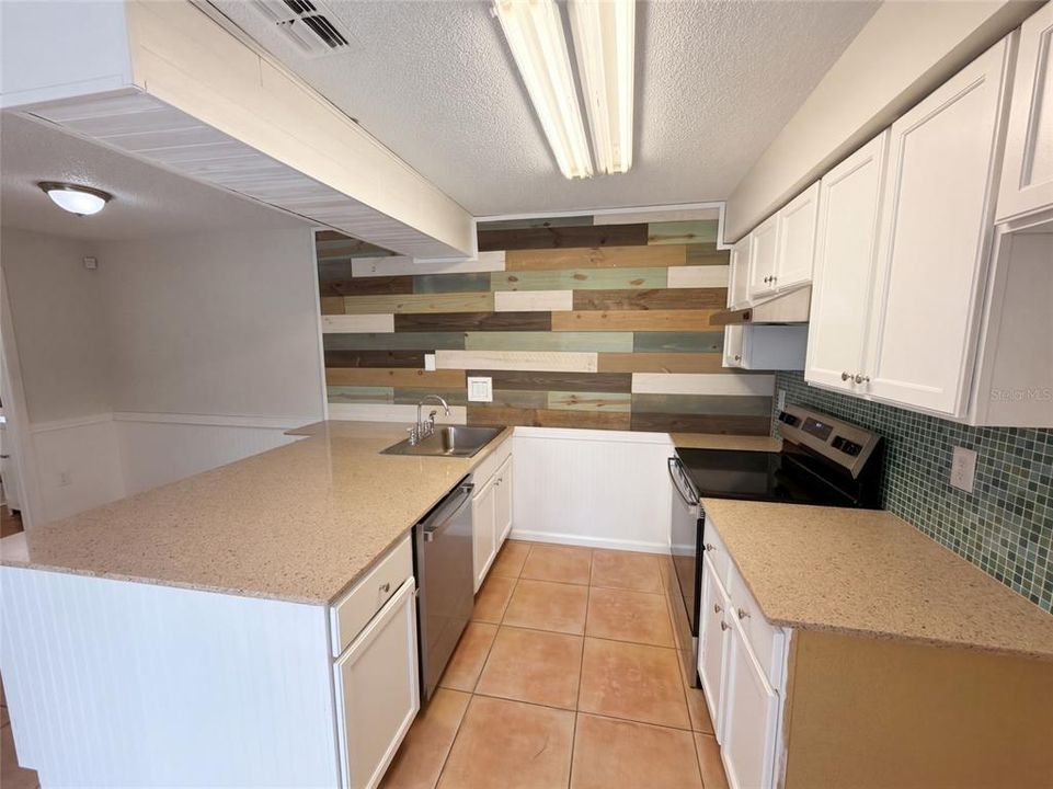 For Sale: $310,000 (2 beds, 1 baths, 1148 Square Feet)