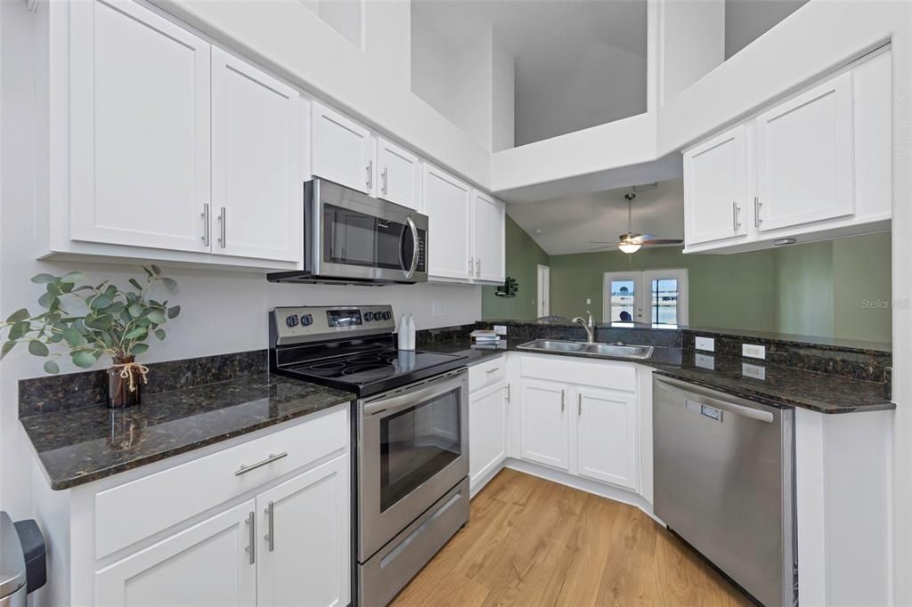 For Sale: $359,900 (4 beds, 2 baths, 1544 Square Feet)