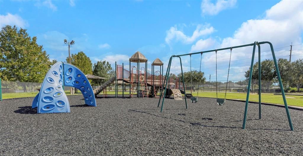 For Sale: $359,900 (4 beds, 2 baths, 1544 Square Feet)