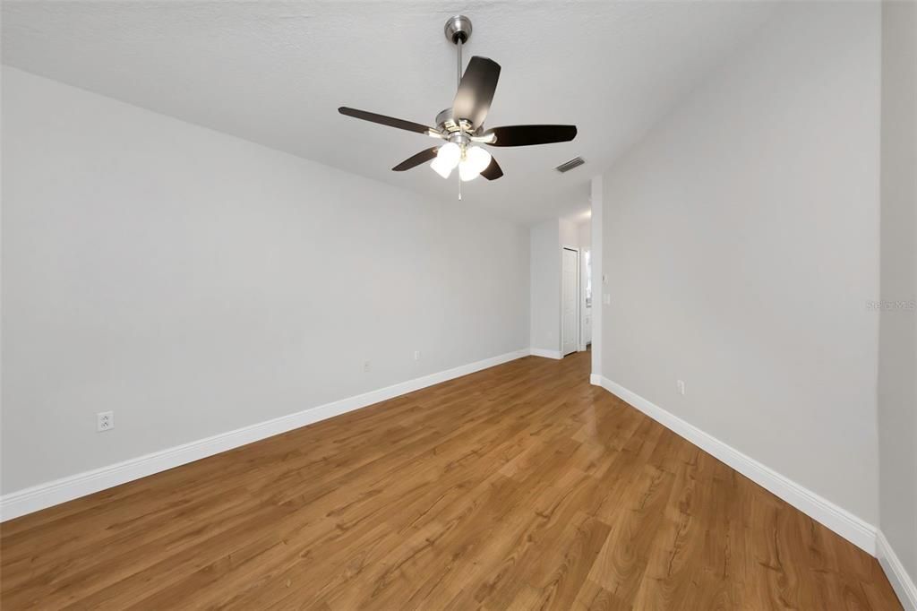For Sale: $359,900 (4 beds, 2 baths, 1544 Square Feet)