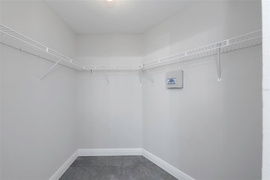 For Sale: $359,900 (4 beds, 2 baths, 1544 Square Feet)