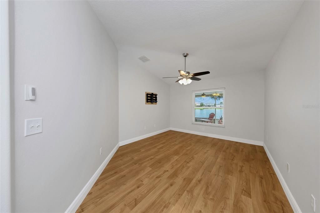 For Sale: $359,900 (4 beds, 2 baths, 1544 Square Feet)