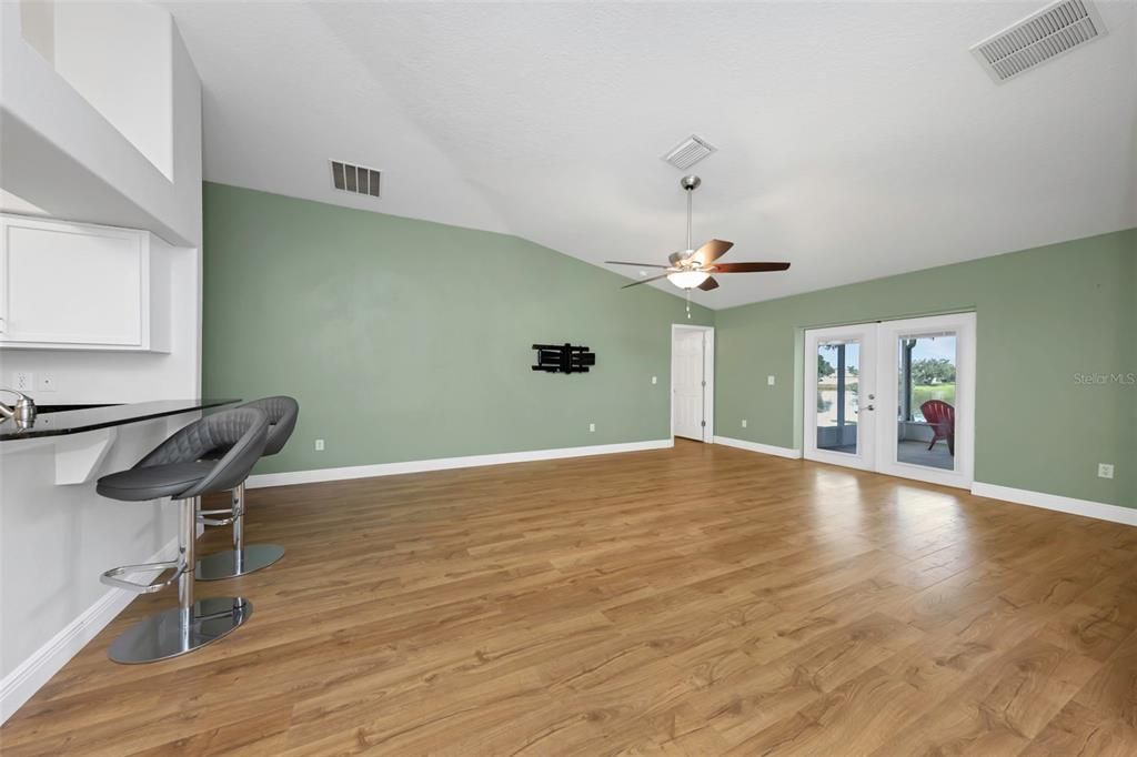 For Sale: $359,900 (4 beds, 2 baths, 1544 Square Feet)