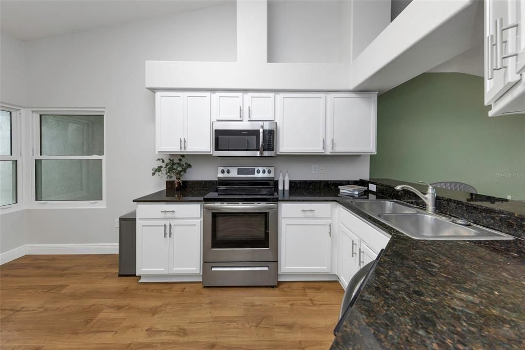 For Sale: $359,900 (4 beds, 2 baths, 1544 Square Feet)