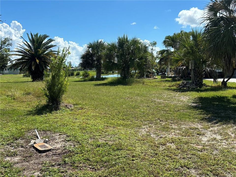 На продажу: $65,000 (0.14 acres)