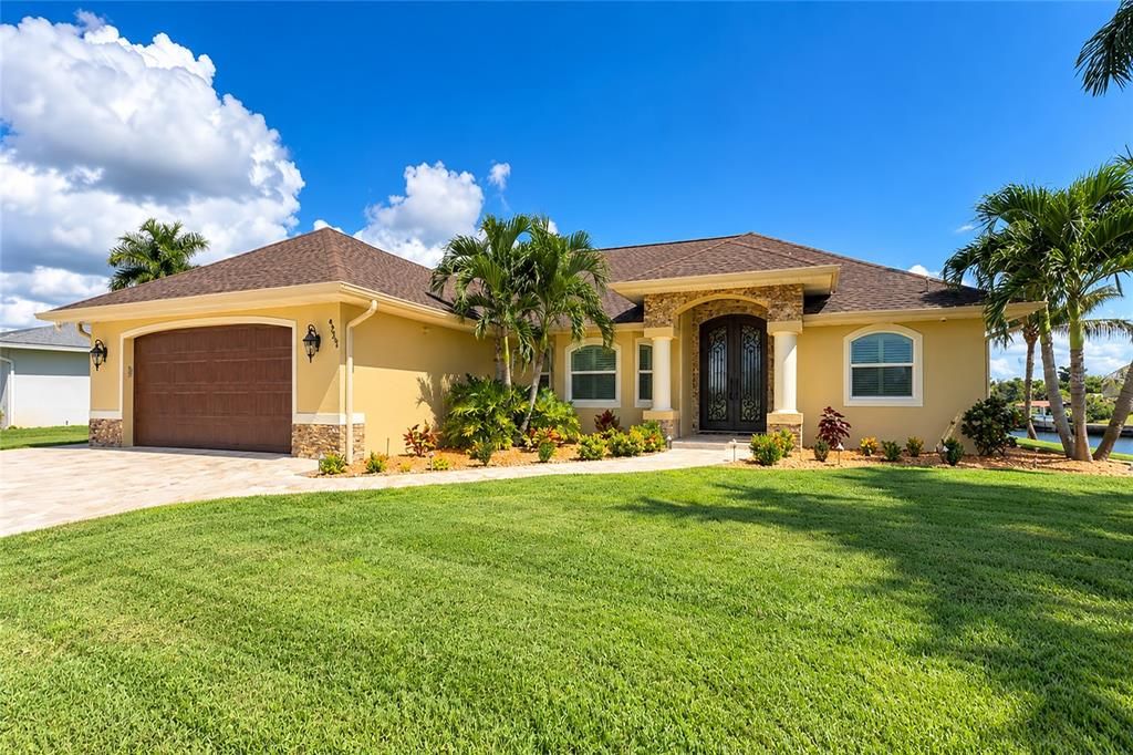 For Sale: $879,000 (3 beds, 3 baths, 1856 Square Feet)