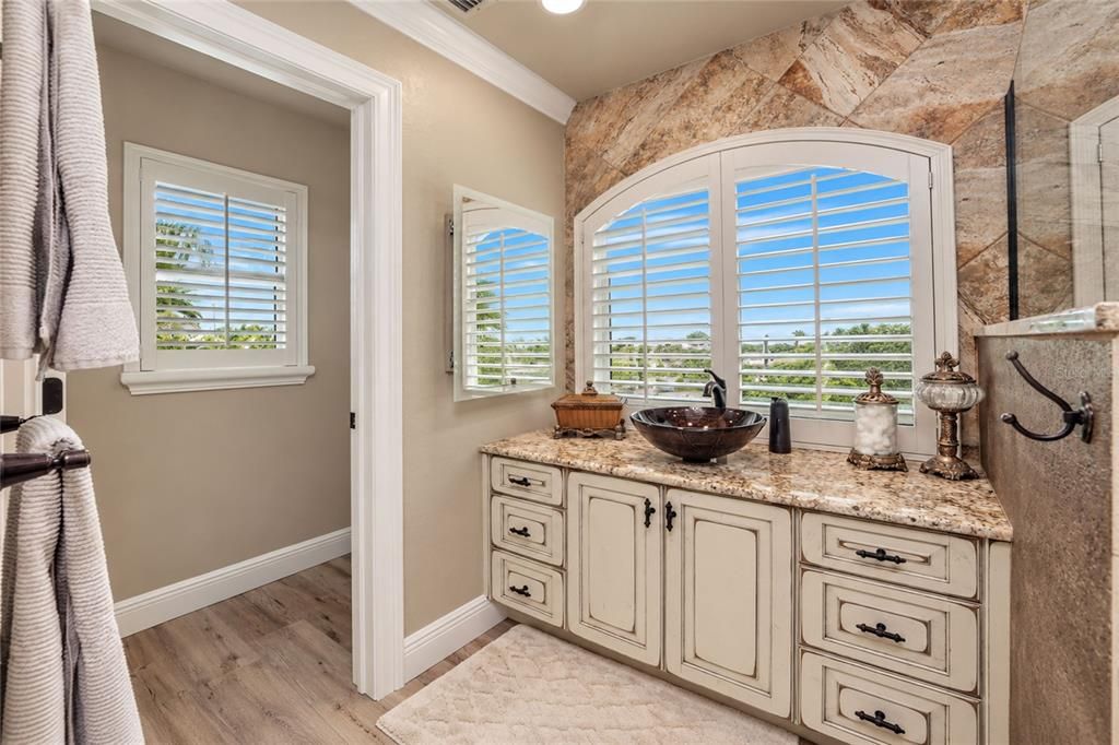 For Sale: $879,000 (3 beds, 3 baths, 1856 Square Feet)