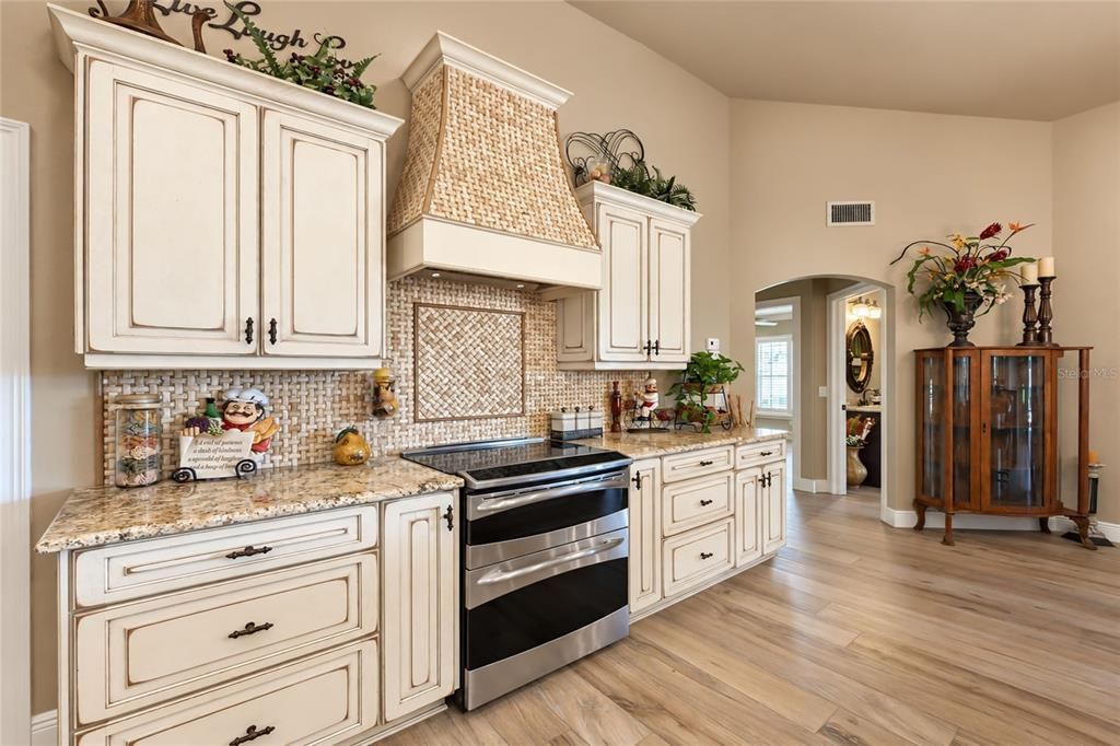 For Sale: $879,000 (3 beds, 3 baths, 1856 Square Feet)