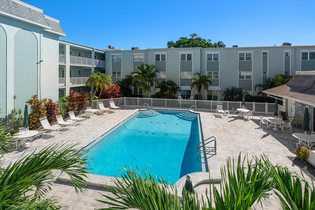 For Sale: $199,000 (2 beds, 2 baths, 1200 Square Feet)