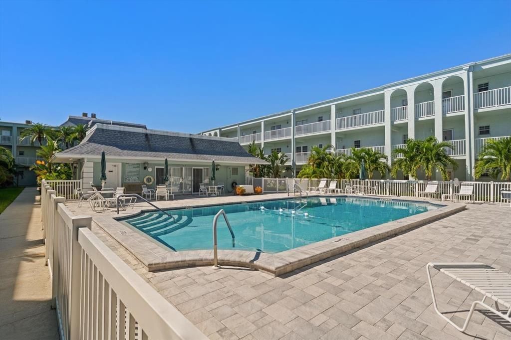 For Sale: $199,000 (2 beds, 2 baths, 1200 Square Feet)