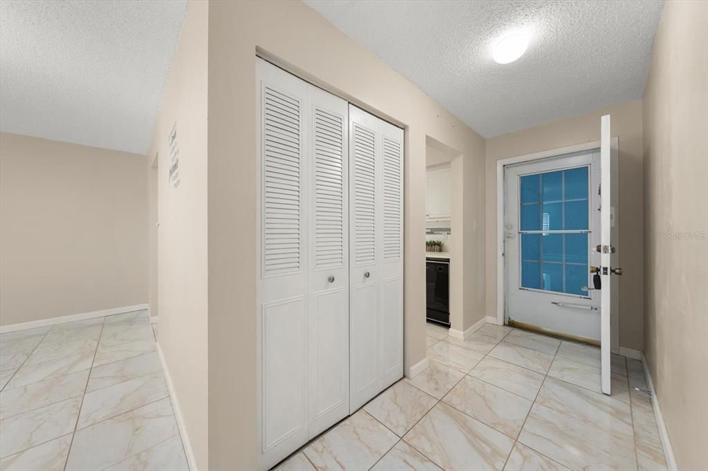 For Sale: $199,000 (2 beds, 2 baths, 1200 Square Feet)