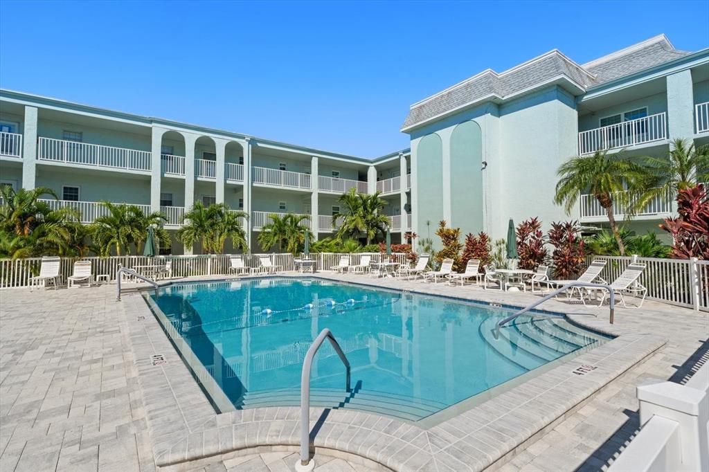 For Sale: $199,000 (2 beds, 2 baths, 1200 Square Feet)