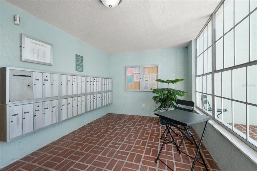 For Sale: $199,000 (2 beds, 2 baths, 1200 Square Feet)