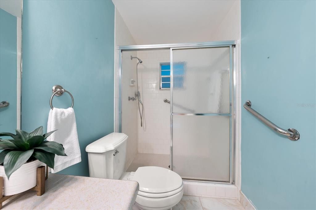 For Sale: $199,000 (2 beds, 2 baths, 1200 Square Feet)