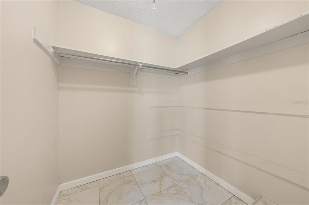 For Sale: $199,000 (2 beds, 2 baths, 1200 Square Feet)