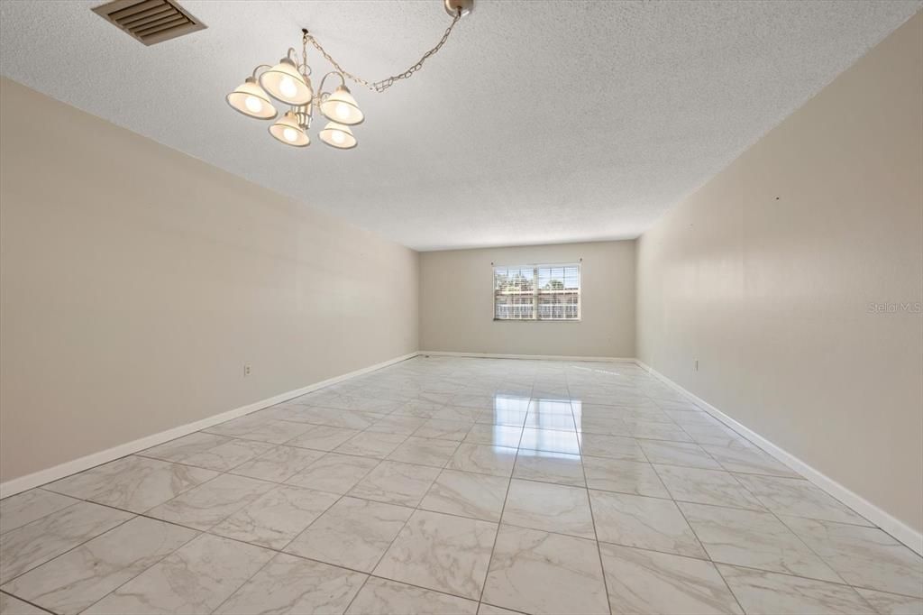 For Sale: $199,000 (2 beds, 2 baths, 1200 Square Feet)