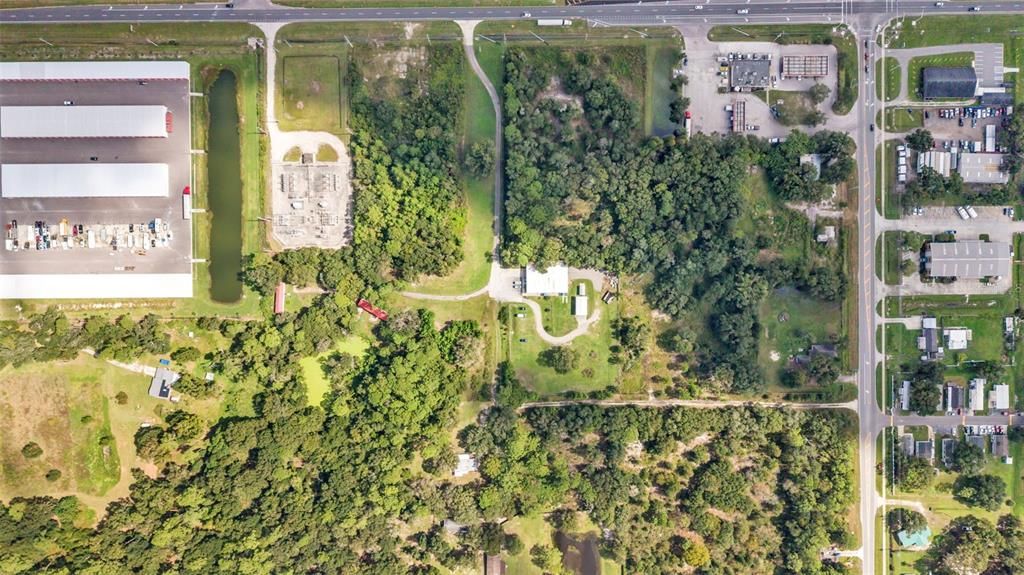 En Venta: $3,999,000 (10.13 acres)