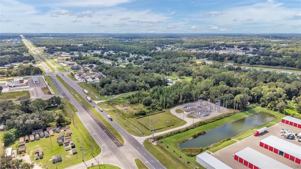 En Venta: $3,999,000 (10.13 acres)