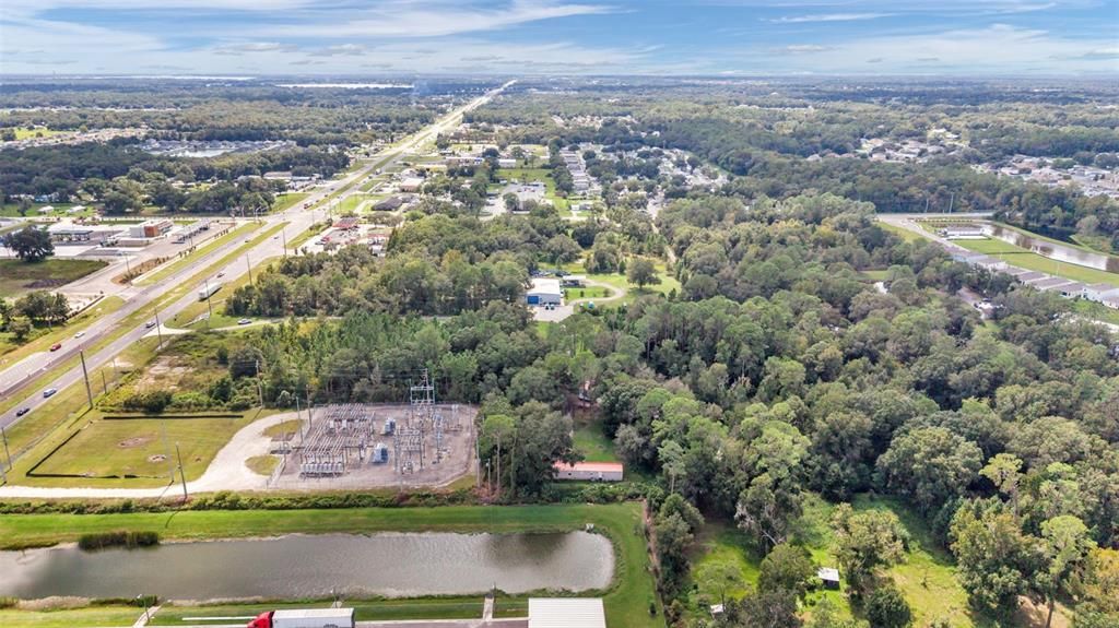 En Venta: $3,999,000 (10.13 acres)