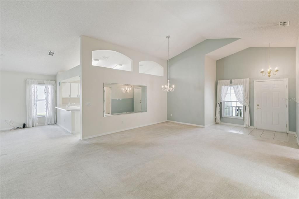 En Venta: $284,990 (2 camas, 2 baños, 1724 Pies cuadrados)