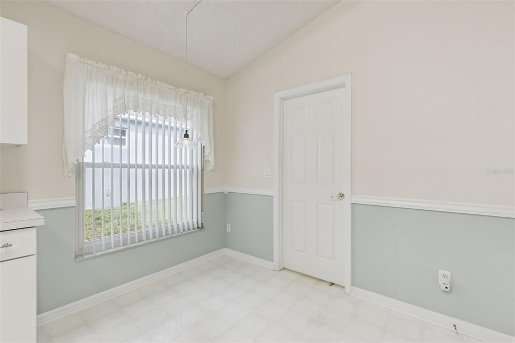 En Venta: $284,990 (2 camas, 2 baños, 1724 Pies cuadrados)