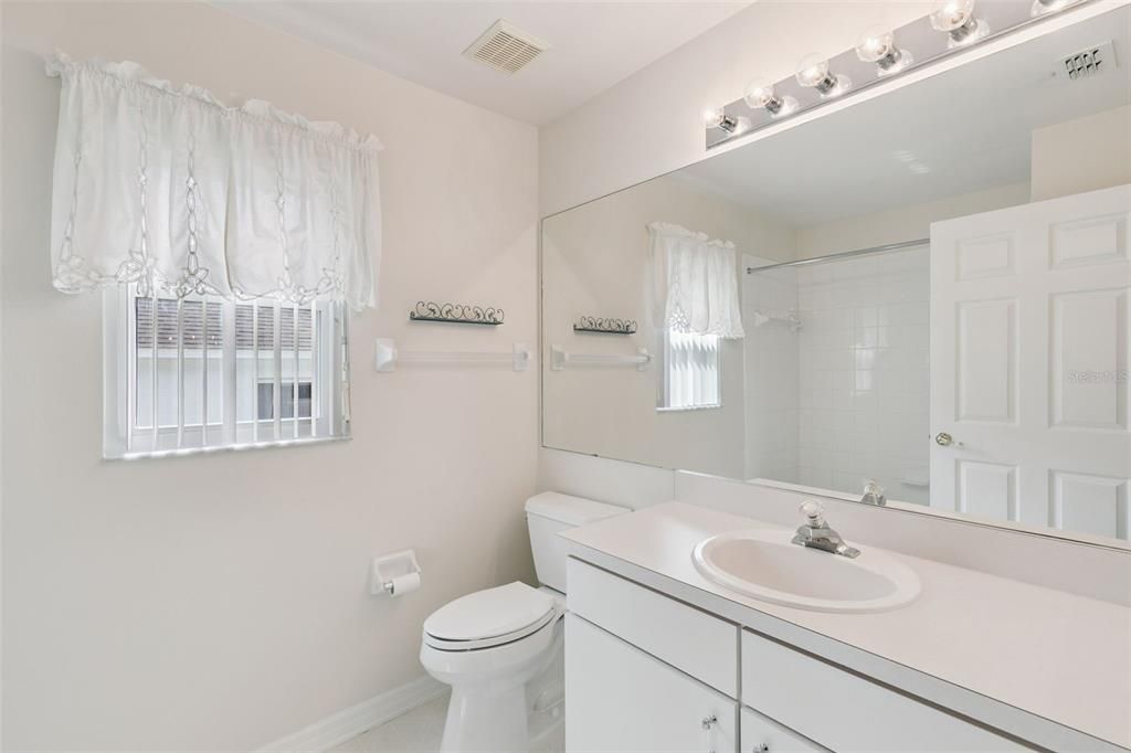 En Venta: $284,990 (2 camas, 2 baños, 1724 Pies cuadrados)