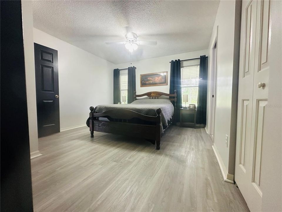 На продажу: $287,900 (3 спален, 2 ванн, 1132 Квадратных фут)