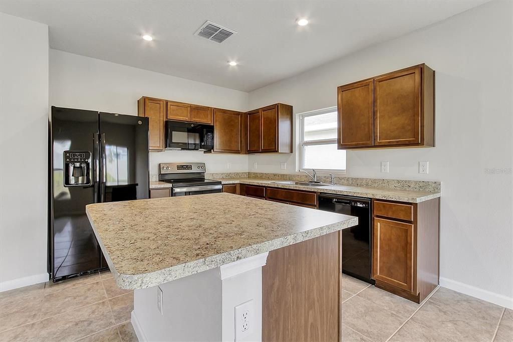 В аренду: $1,895 (3 спален, 2 ванн, 1312 Квадратных фут)
