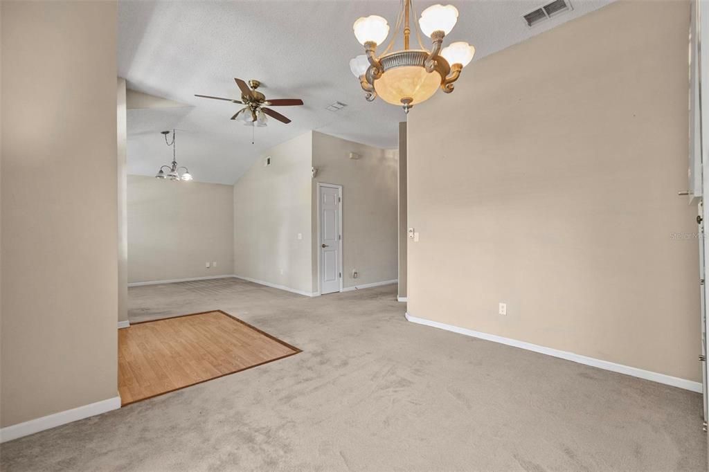 En Venta: $385,000 (3 camas, 2 baños, 2089 Pies cuadrados)