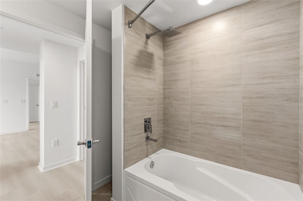 For Rent: $2,300 (3 beds, 2 baths, 1150 Square Feet)