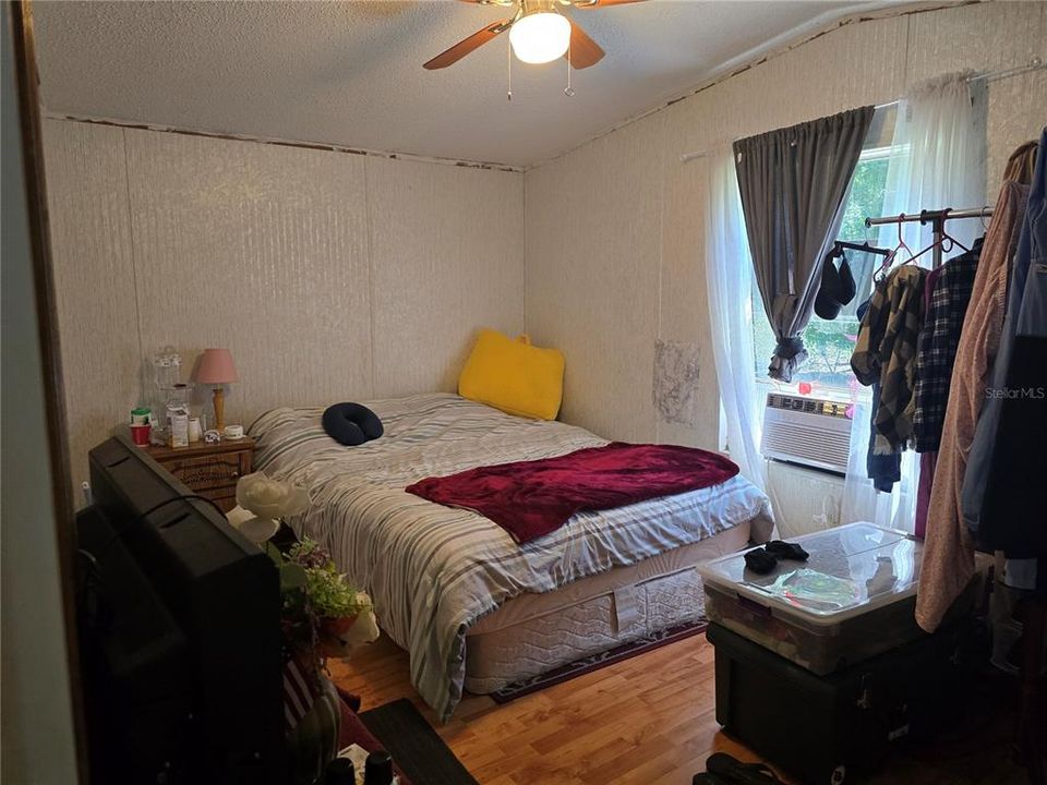 For Sale: $174,900 (3 beds, 2 baths, 1216 Square Feet)