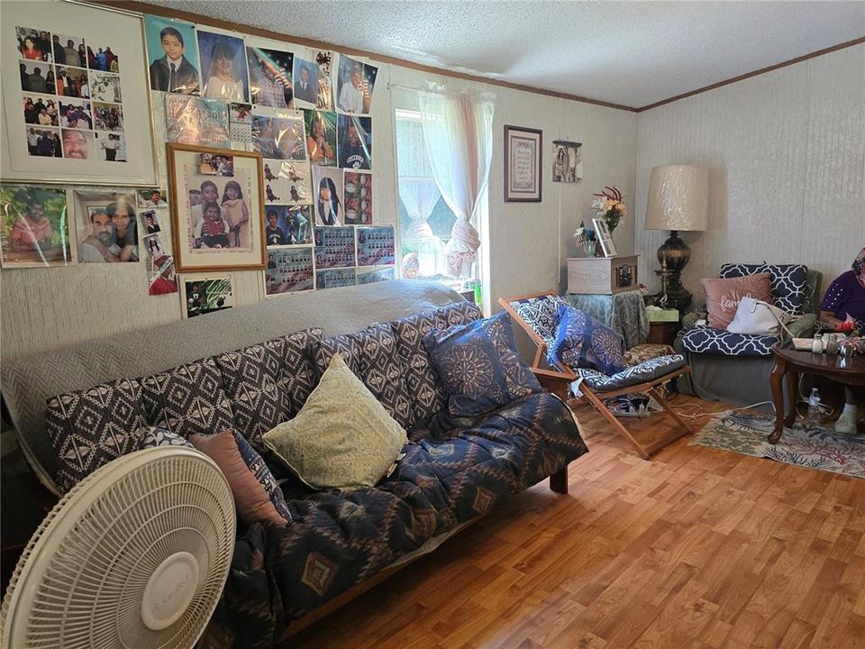 For Sale: $174,900 (3 beds, 2 baths, 1216 Square Feet)