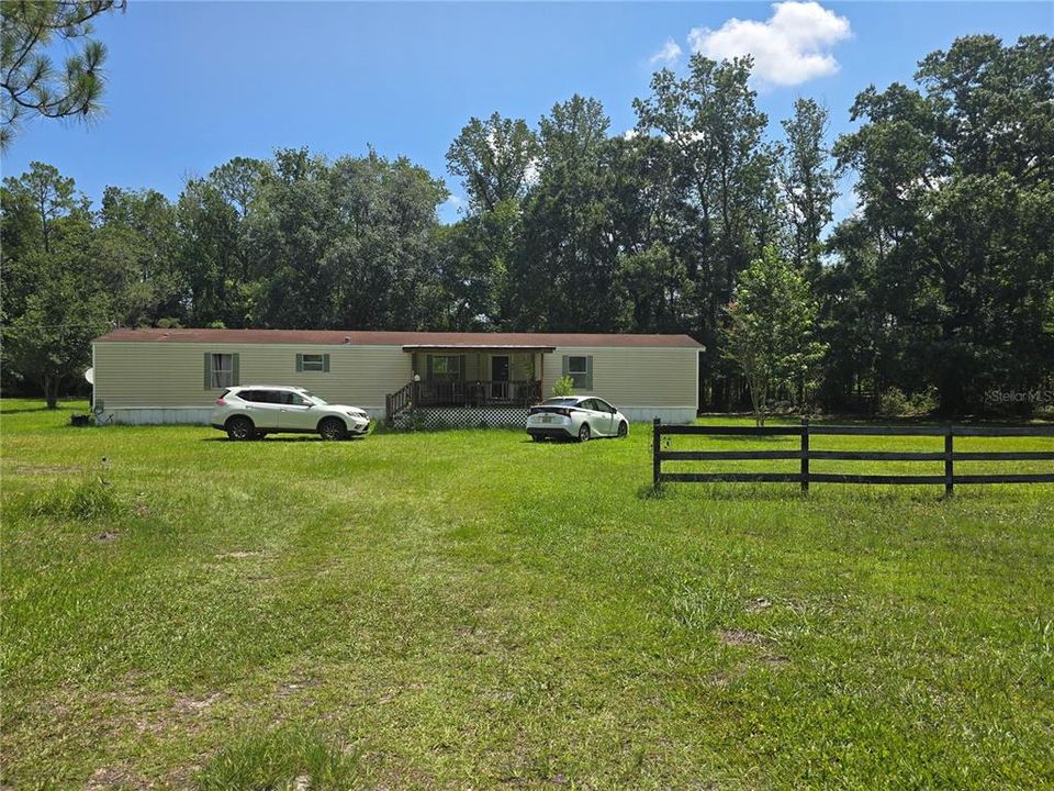 For Sale: $174,900 (3 beds, 2 baths, 1216 Square Feet)