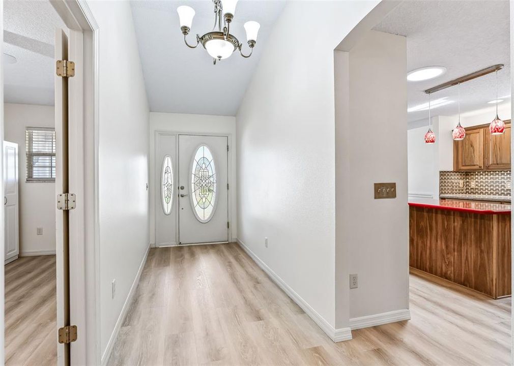 En Venta: $424,900 (3 camas, 2 baños, 2216 Pies cuadrados)