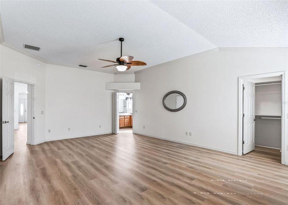 En Venta: $424,900 (3 camas, 2 baños, 2216 Pies cuadrados)