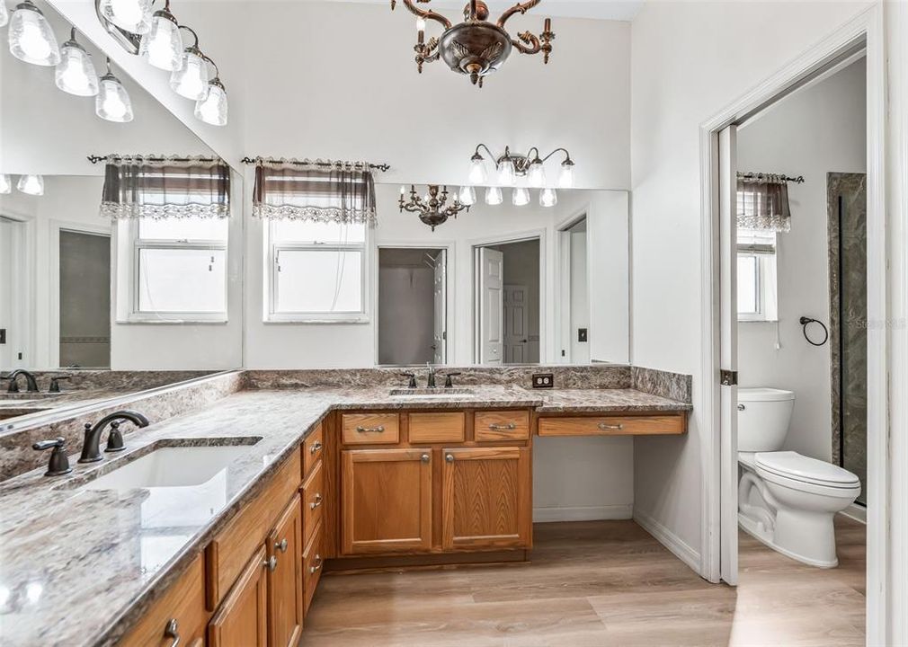 En Venta: $424,900 (3 camas, 2 baños, 2216 Pies cuadrados)