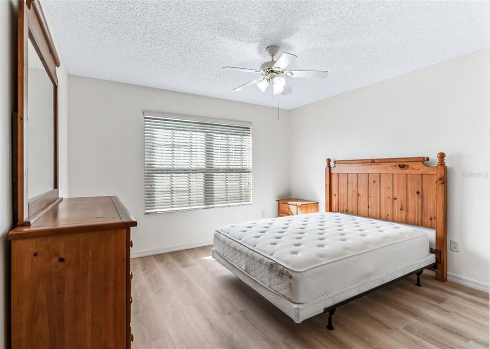 En Venta: $424,900 (3 camas, 2 baños, 2216 Pies cuadrados)